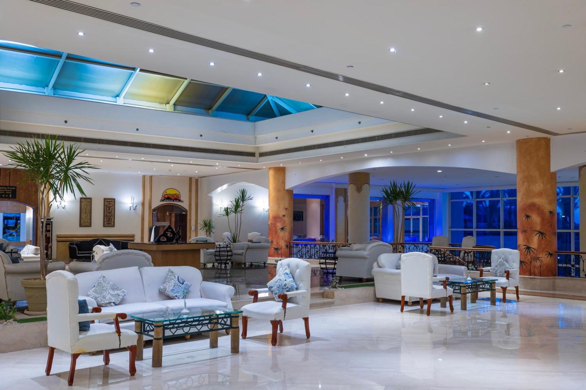Amwaj Oyoun & Casino Complex 4*