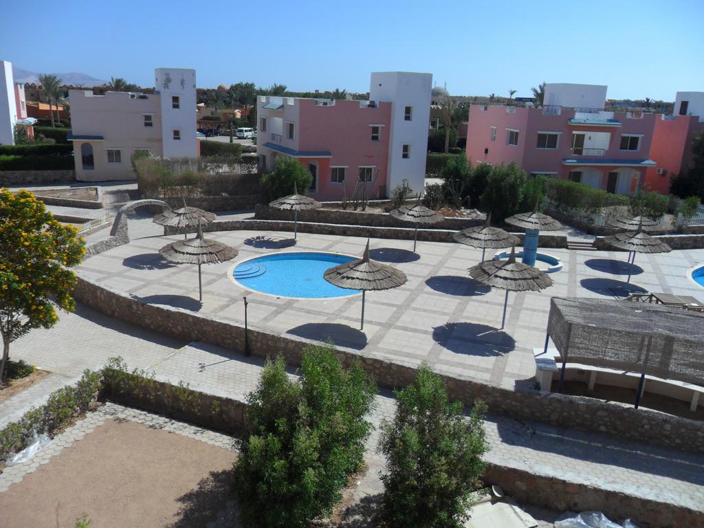Amwaj Oyoun & Casino Complex 4*
